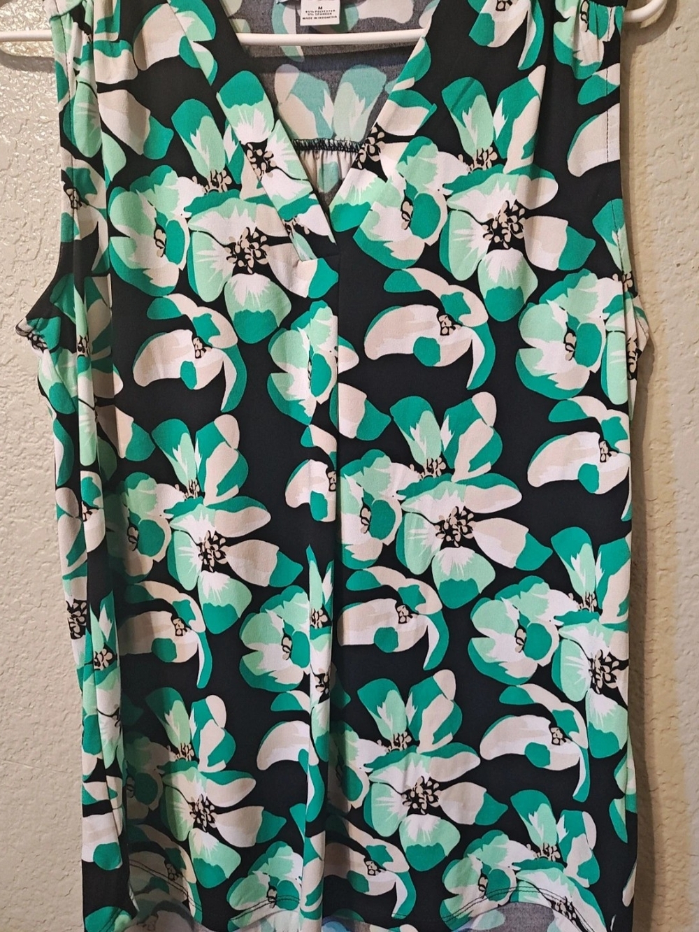 Liz Claiborne Black, White and Teal Floral V-Neck Camisole
